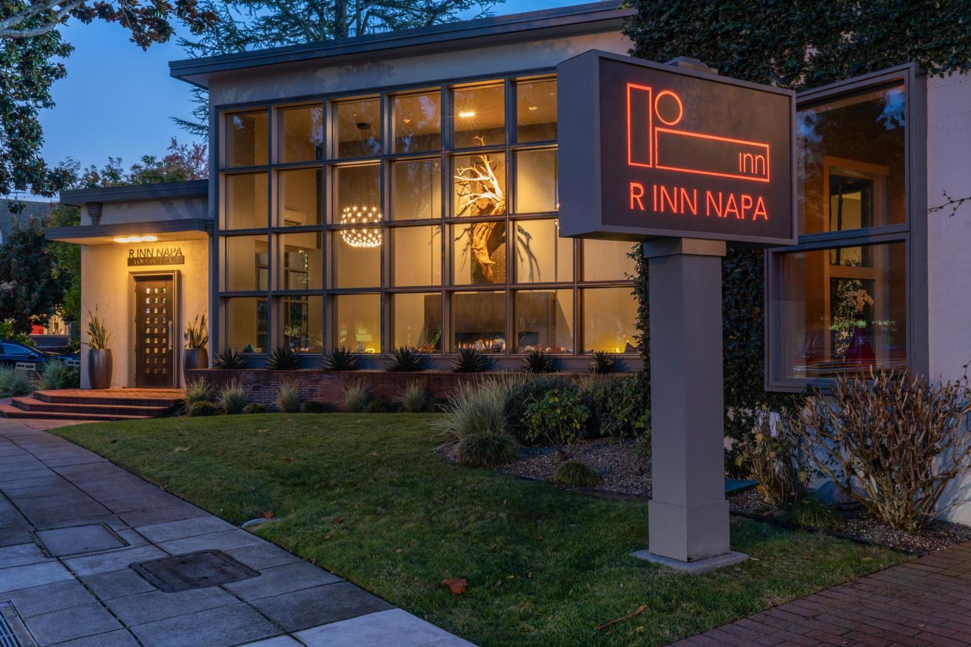 R Inn Napa Bagian luar foto